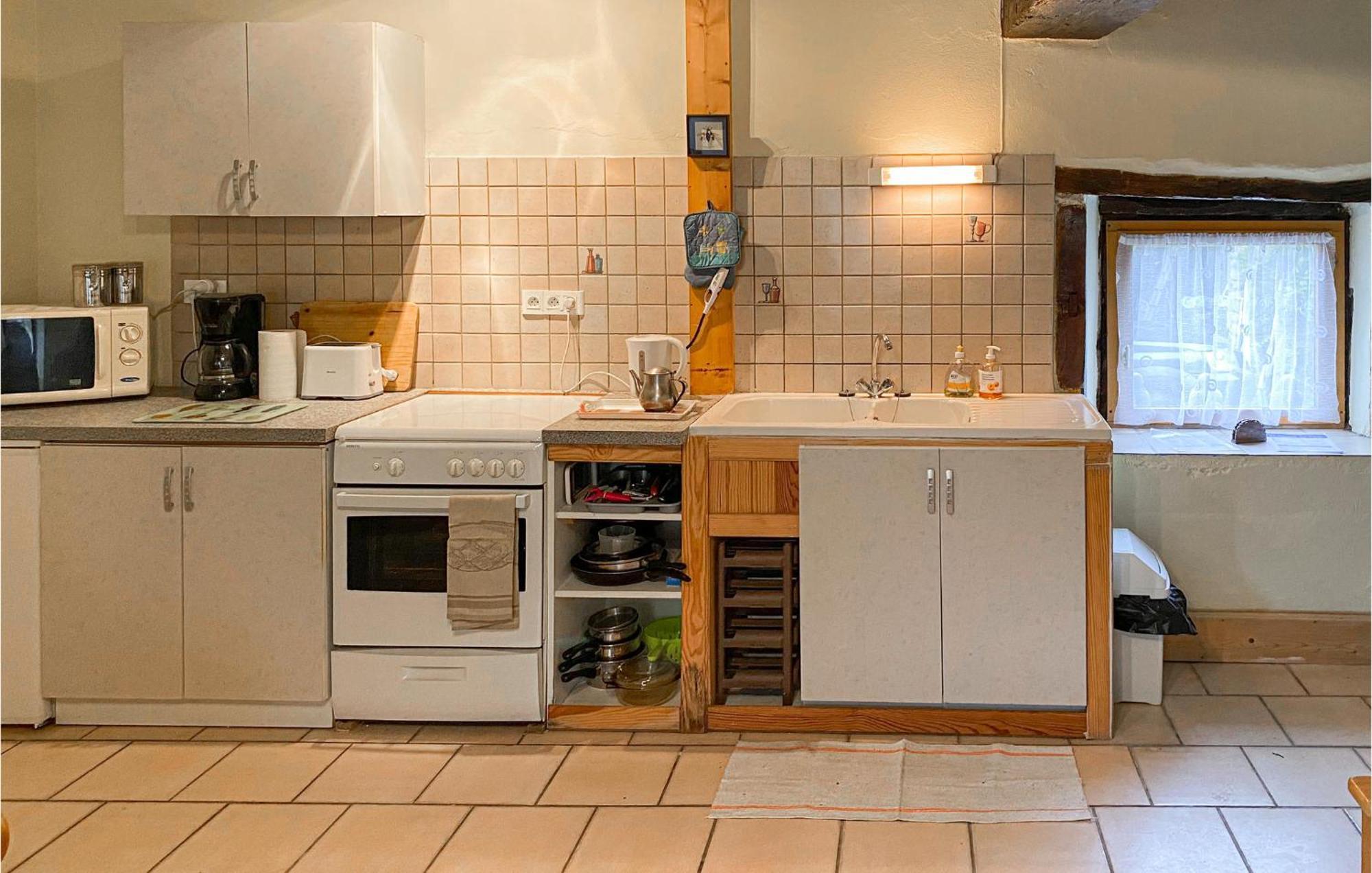 1 Bedroom Nice Home In Saint Martin Le Mault Saint-Martin-le-Mault Exterior foto